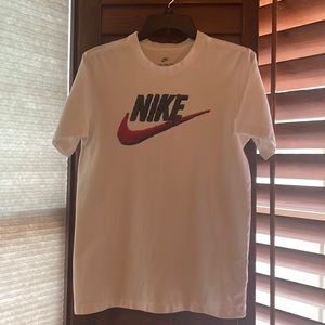 Nike men size S t-shirt